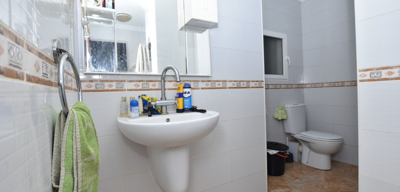 Sale - Apartment / flat -
Torrevieja - Torrevieja - Centre