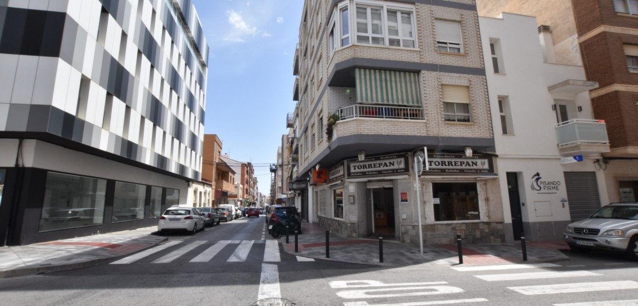 Sale - Apartment / flat -
Torrevieja - Torrevieja - Centre