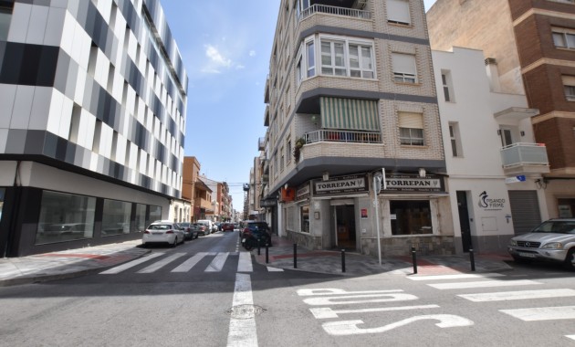 Sale - Apartment / flat -
Torrevieja - Torrevieja - Centre