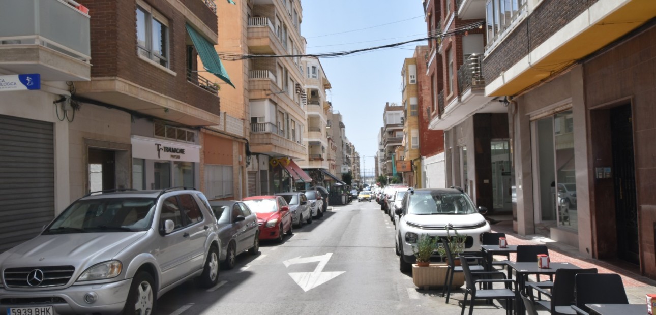 Sale - Apartment / flat -
Torrevieja - Torrevieja - Centre