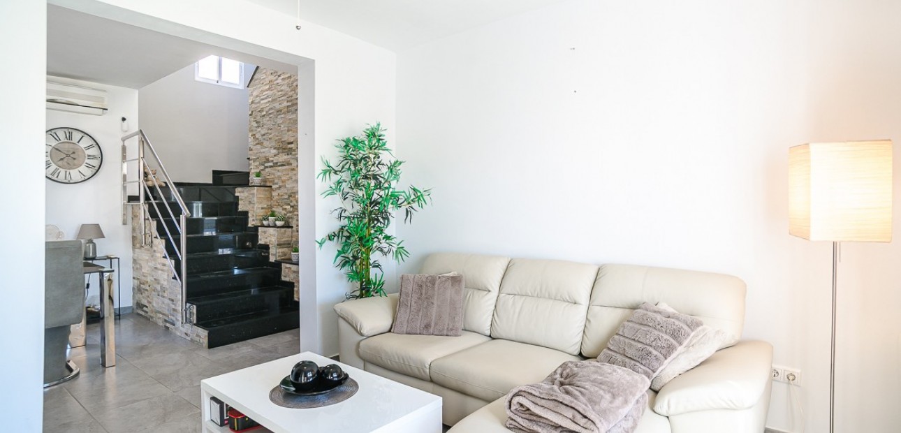 Sale - House -
Algorfa - ALGORFA