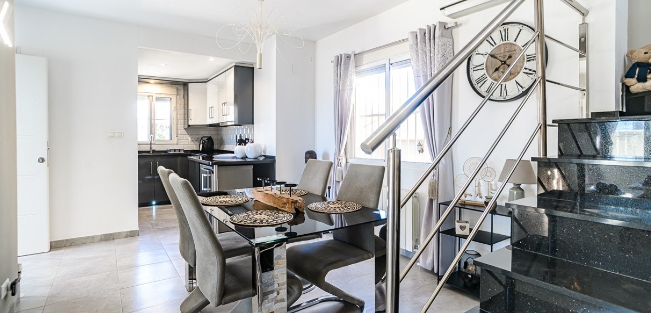 Sale - House -
Algorfa - ALGORFA