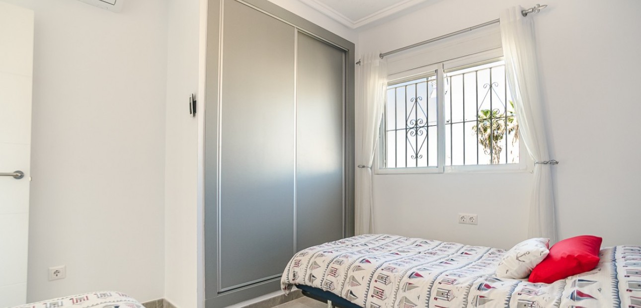 Sale - House -
Algorfa - ALGORFA