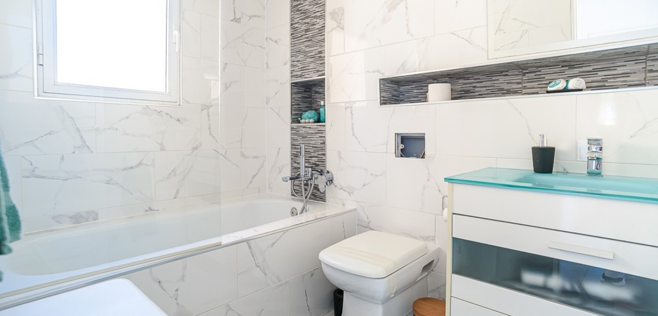 Sale - House -
Algorfa - ALGORFA