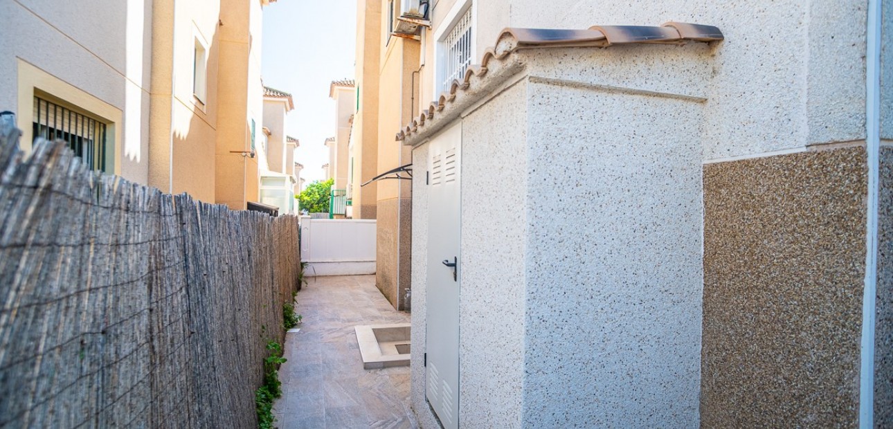 Sale - House -
Algorfa - ALGORFA