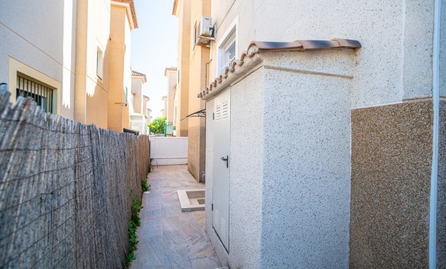 Sale - House -
Algorfa - ALGORFA