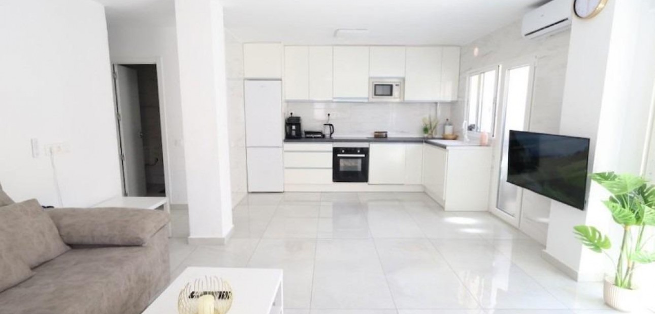 Sale - Apartment / flat -
Torrevieja - Acequion