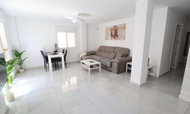 Sale - Apartment / flat -
Torrevieja - Acequion