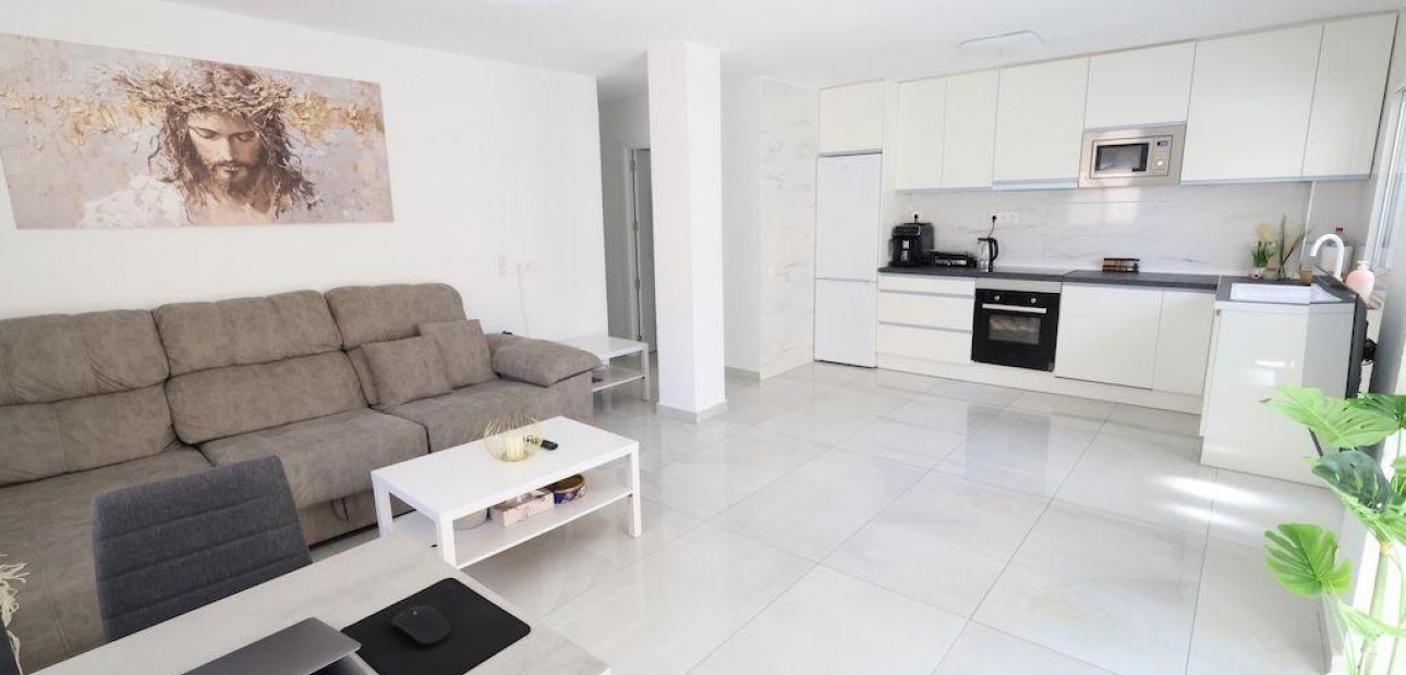 Sale - Apartment / flat -
Torrevieja - Acequion