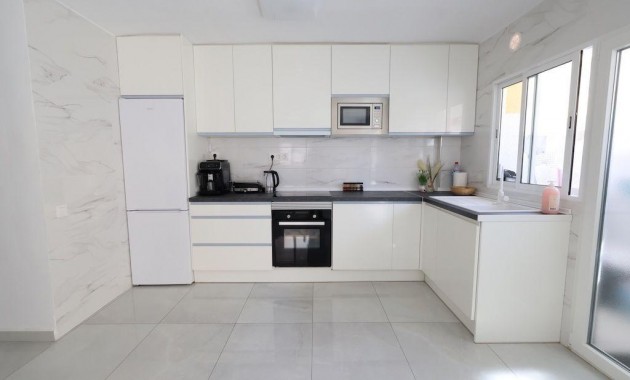 Sale - Apartment / flat -
Torrevieja - Acequion