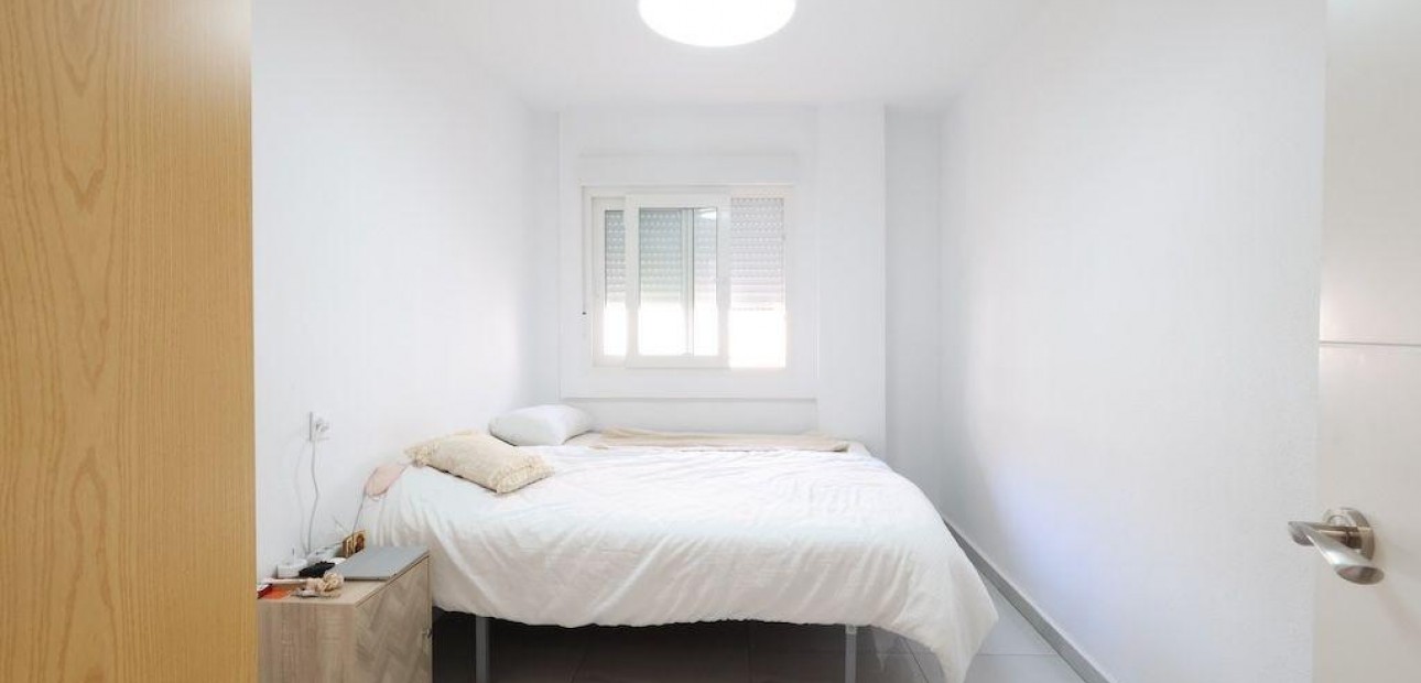 Sale - Apartment / flat -
Torrevieja - Acequion