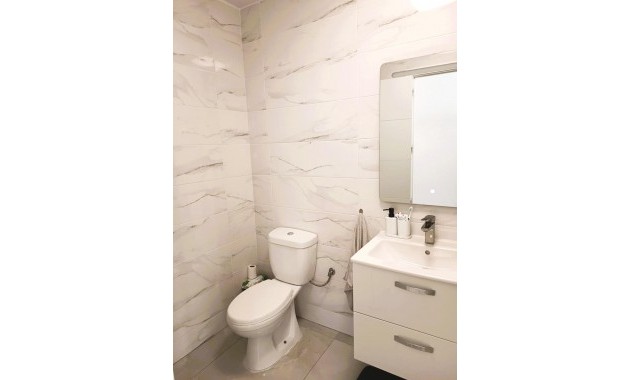 Sale - Apartment / flat -
Torrevieja - Acequion