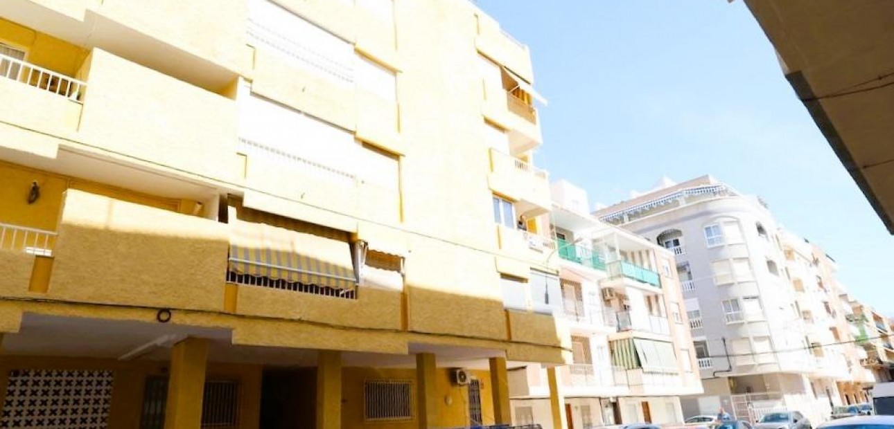 Sale - Apartment / flat -
Torrevieja - Acequion