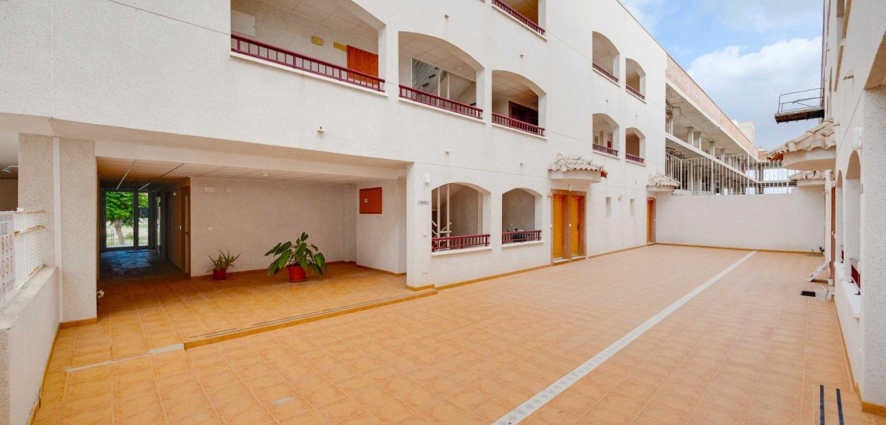 Sale - Apartment / flat -
San Fulgencio - San fulgencio pueblo