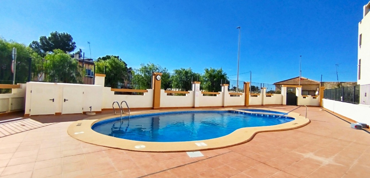 Sale - Apartment / flat -
Formentera del Segura - Formentera - Village