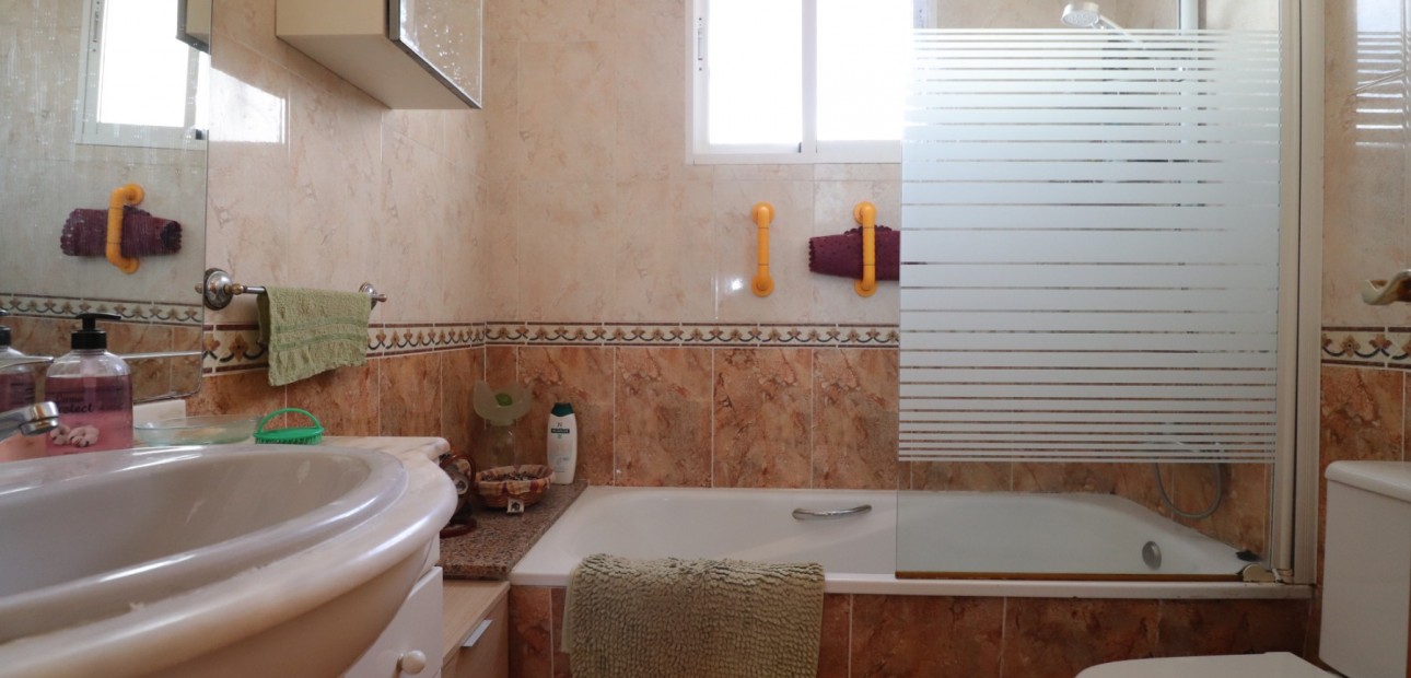 Sale - Country Property -
Albatera - Albatera - Country