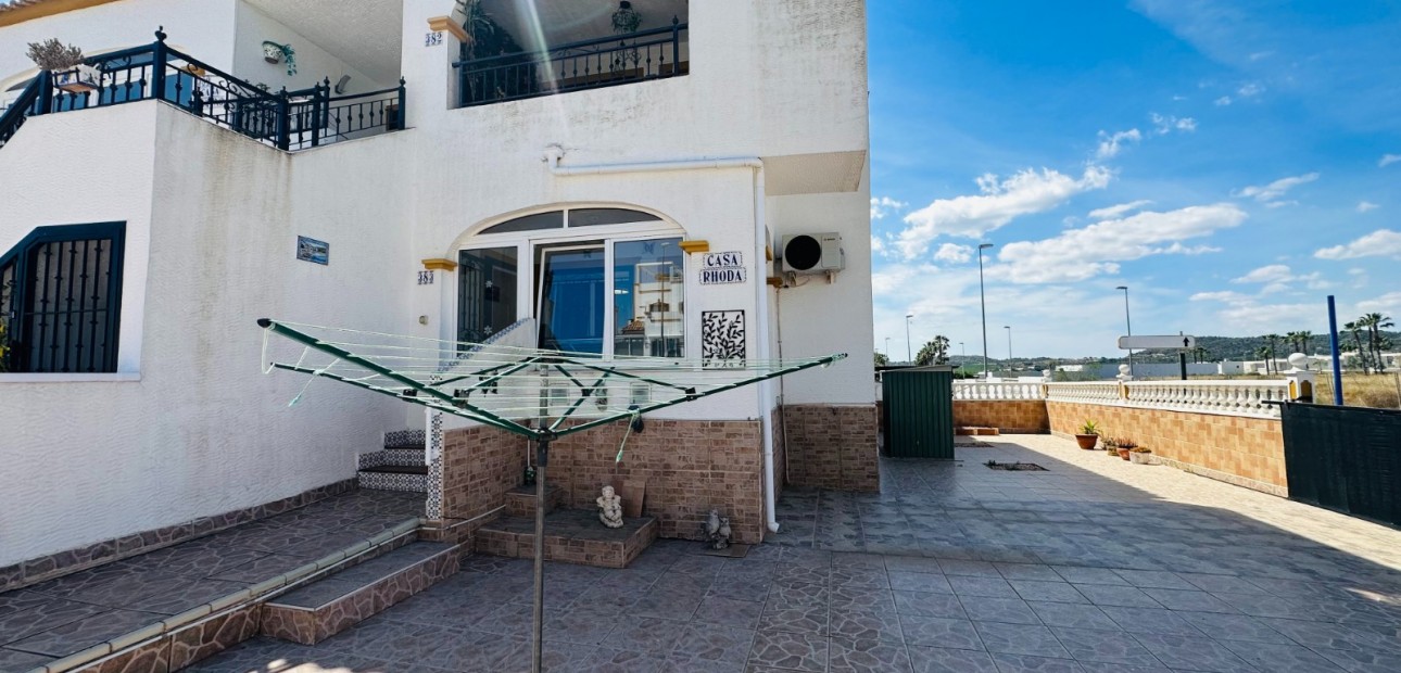 Sale - Apartment / flat -
Orihuela - Entre Naranjos Vistabella