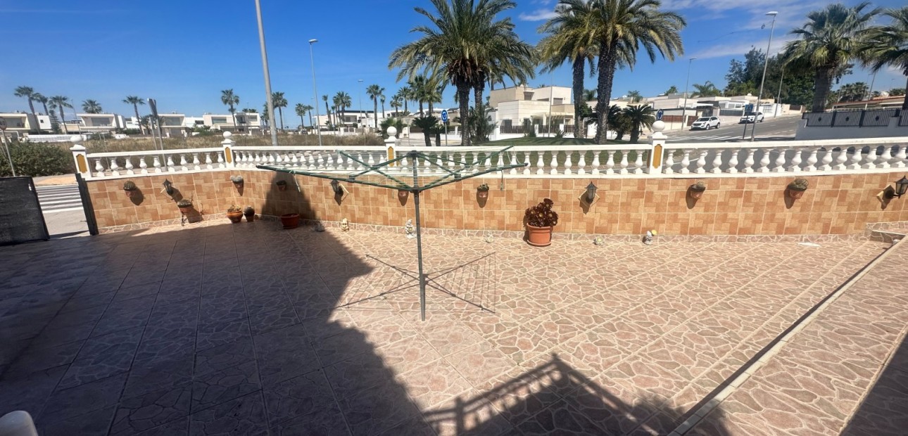 Sale - Apartment / flat -
Orihuela - Entre Naranjos Vistabella