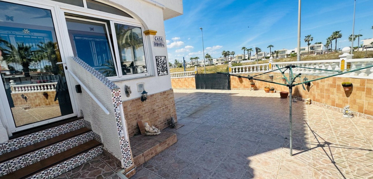 Sale - Apartment / flat -
Orihuela - Entre Naranjos Vistabella