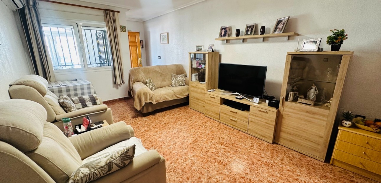 Sale - Apartment / flat -
Orihuela - Entre Naranjos Vistabella