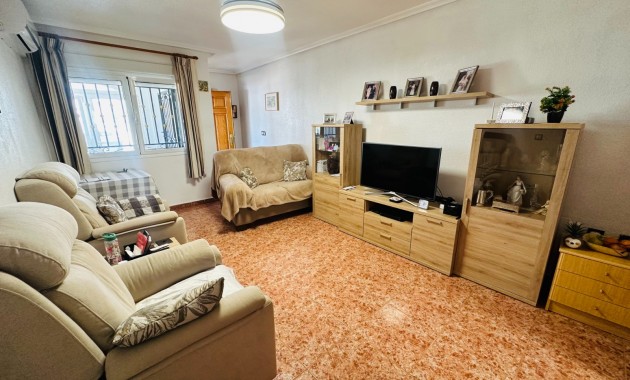 Sale - Apartment / flat -
Orihuela - Entre Naranjos Vistabella