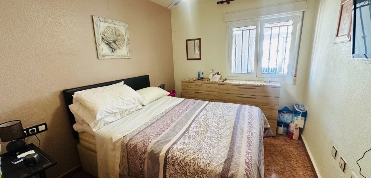 Sale - Apartment / flat -
Orihuela - Entre Naranjos Vistabella