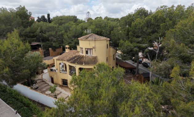 Herverkoop - Detached Villa -
Orihuela Costa - Villamartin