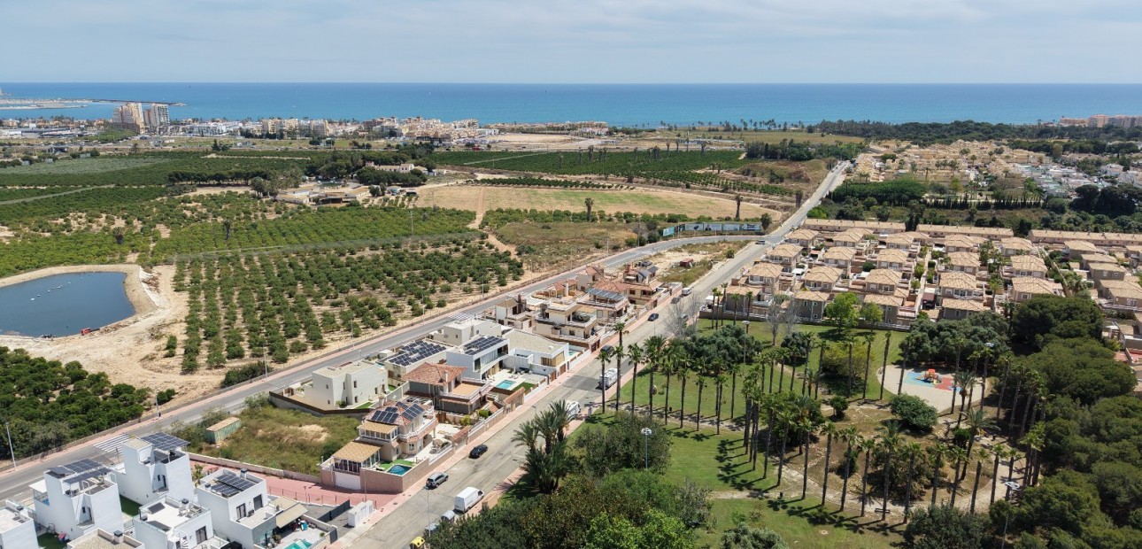 Herverkoop - Herenhuis -
Orihuela Costa - Los Balcones