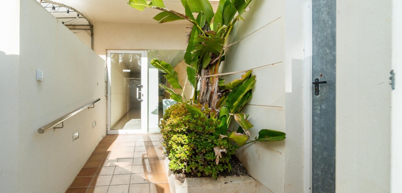 Sale - Apartment / flat -
Guardamar del Segura - Puerto Deportivo