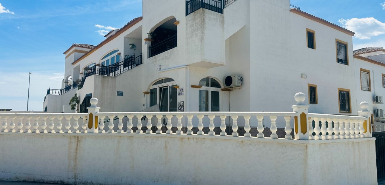 Sale - Apartment / flat -
Orihuela - Entre Naranjos Vistabella