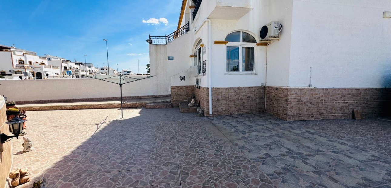 Sale - Apartment / flat -
Orihuela - Entre Naranjos Vistabella