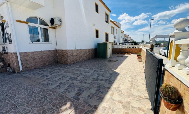 Sale - Apartment / flat -
Orihuela - Entre Naranjos Vistabella