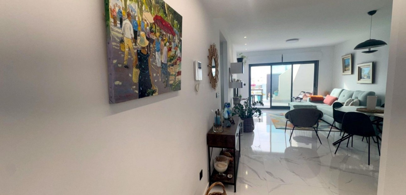 Sale - Bungalow -
Guardamar del Segura - EL RASO