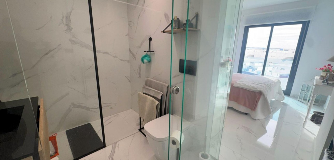 Sale - Bungalow -
Guardamar del Segura - EL RASO