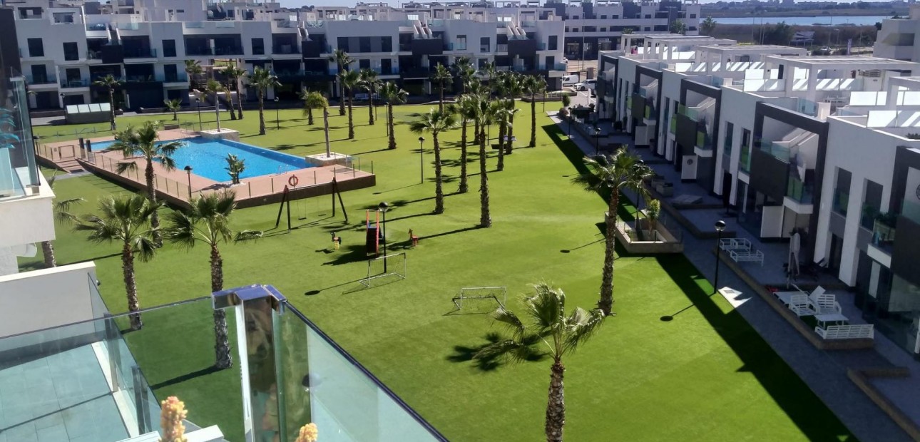 Sale - Bungalow -
Guardamar del Segura - EL RASO