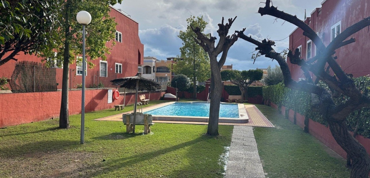 Sale - Apartment / flat -
Torrevieja - Los Balcones - Los Altos del Edén