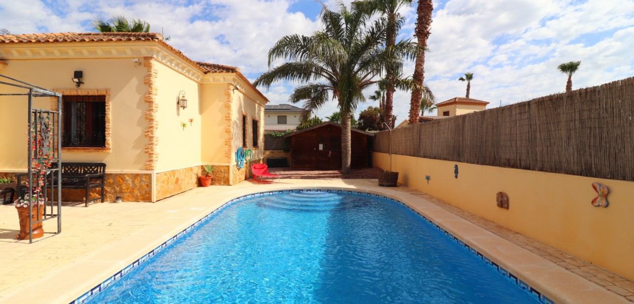 Sale - Detached Villa -
Formentera del Segura - Fincas de La Vega