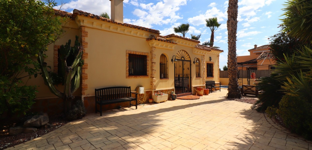 Sale - Detached Villa -
Formentera del Segura - Fincas de La Vega
