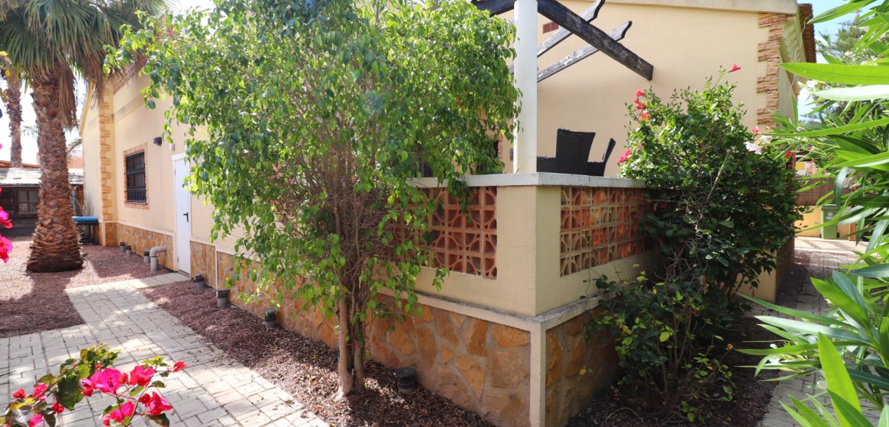 Sale - Detached Villa -
Formentera del Segura - Fincas de La Vega