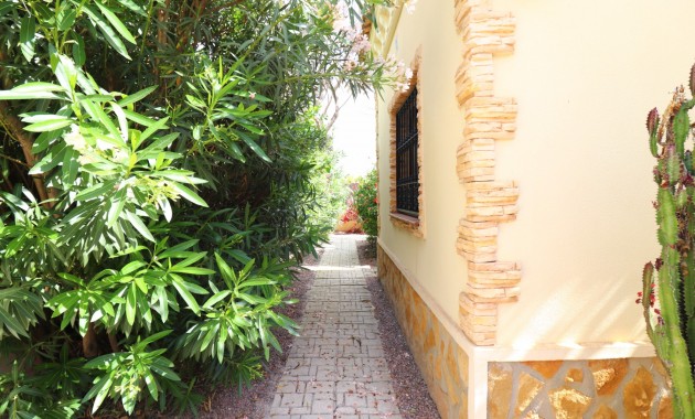 Sale - Detached Villa -
Formentera del Segura - Fincas de La Vega
