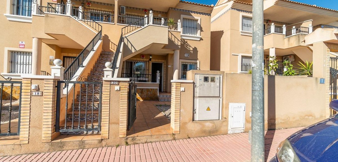 Sale - Bungalow -
Orihuela Costa - Villamartin