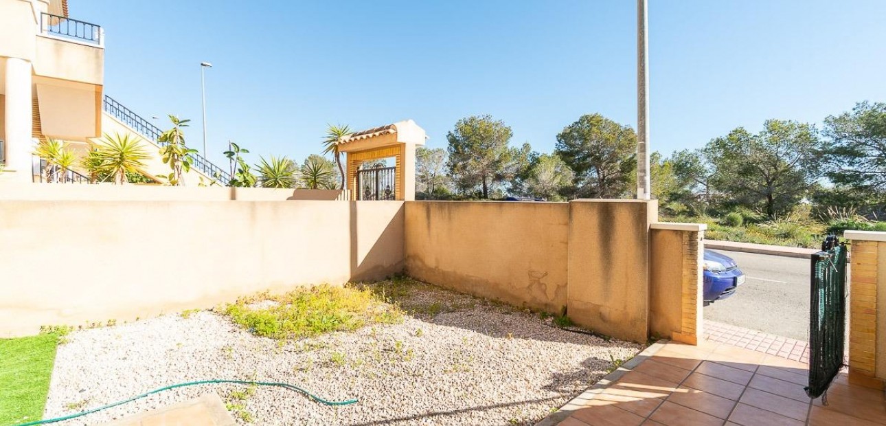 Sale - Bungalow -
Orihuela Costa - Villamartin