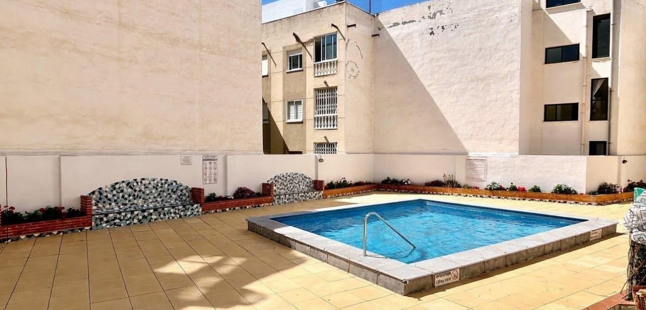 Sale - Apartment / flat -
Torrevieja - Estacion de autobuses