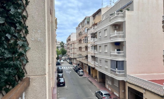 Sale - Apartment / flat -
Torrevieja - Estacion de autobuses