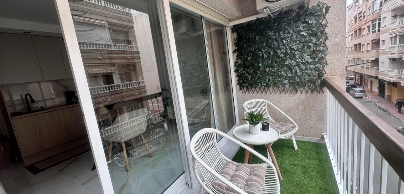 Sale - Apartment / flat -
Torrevieja - Estacion de autobuses