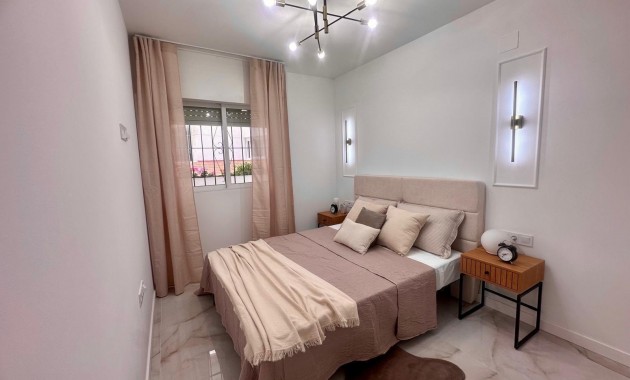 Sale - Apartment / flat -
Torrevieja - Estacion de autobuses