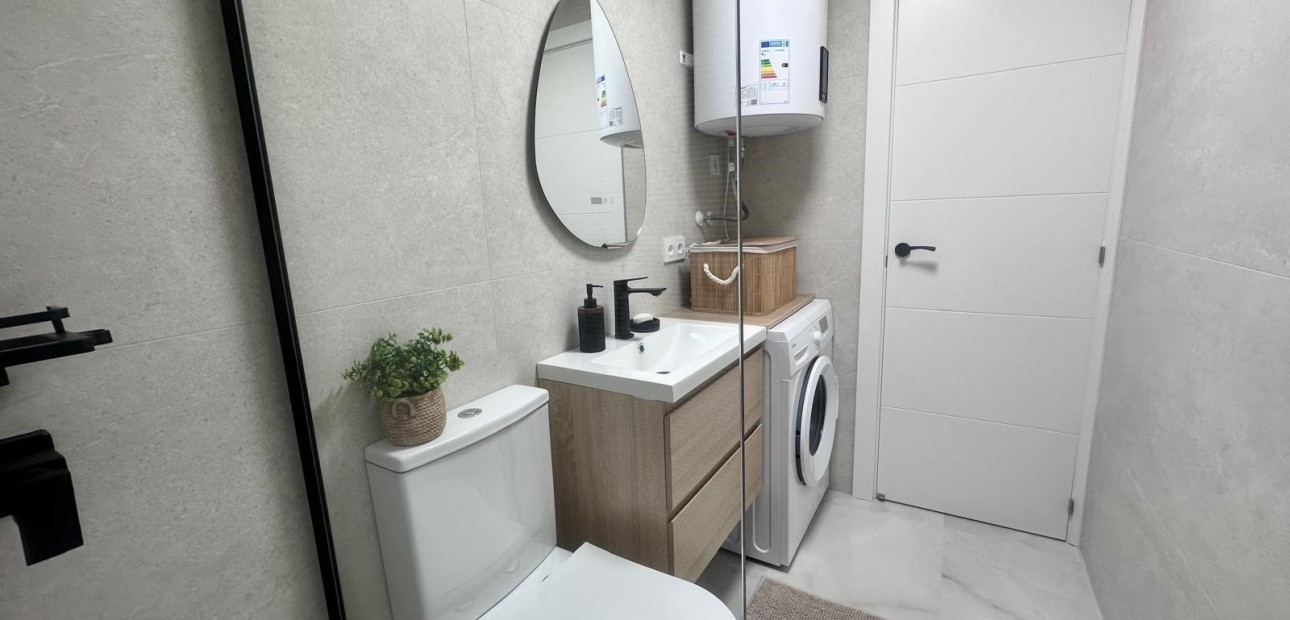 Sale - Apartment / flat -
Torrevieja - Estacion de autobuses