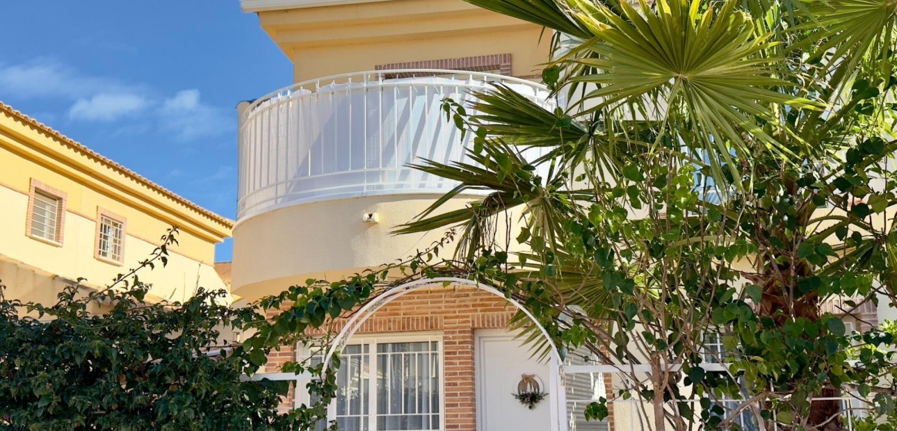 Sale - Terraced house -
Rojales - Doña Pepa