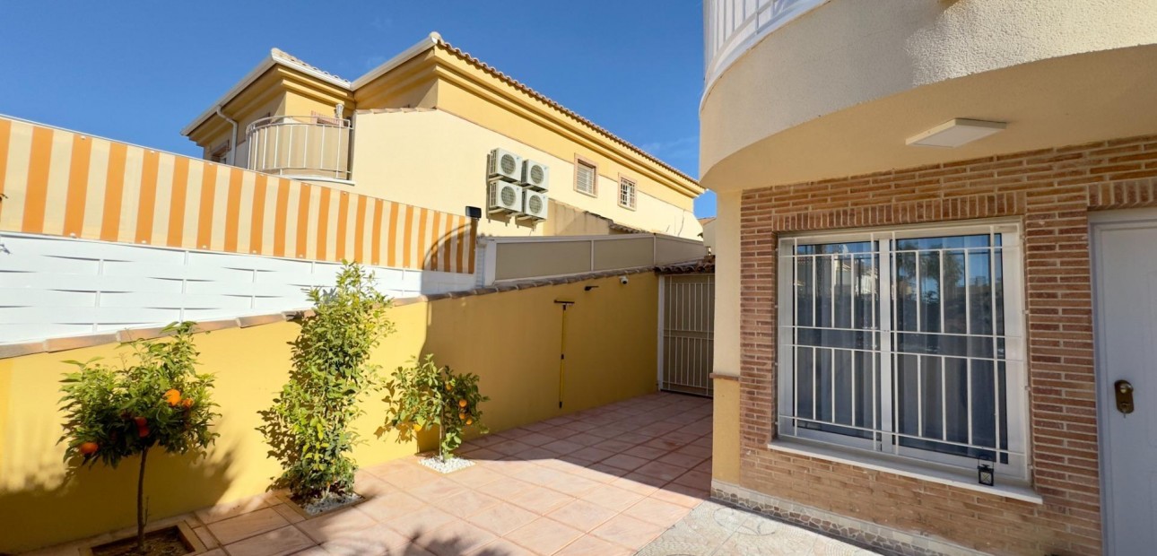 Sale - Terraced house -
Rojales - Doña Pepa