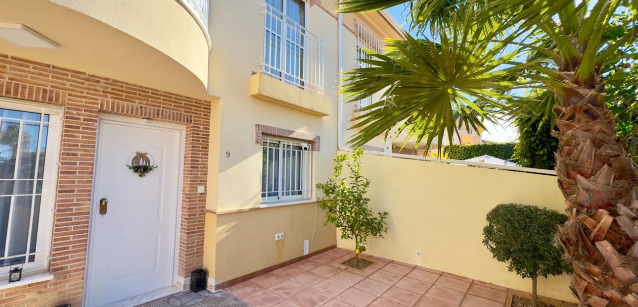 Sale - Terraced house -
Rojales - Doña Pepa